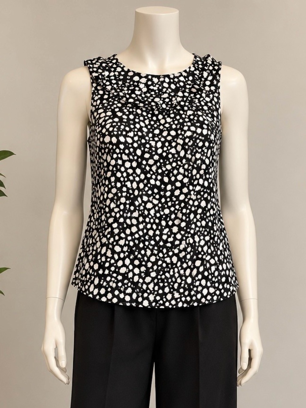 Banana Republic Women’s Black & White Sleeveless Leopard Dot-Print Top